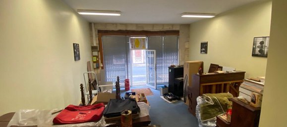 Коммерческая недвижимость 45м² в Бурж, Франция № 93753 2