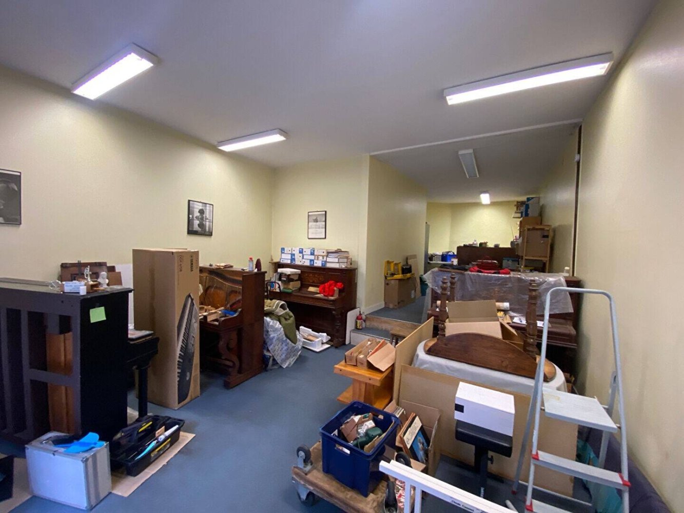 Коммерческая недвижимость 45м² в Бурж, Франция № 93753