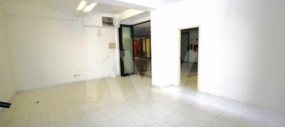 Gewerbliche Immobilie in Funchal, Portugal 77m², Nr. 84243 10