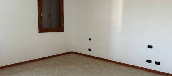 3 rooms Apartment in Piacenza d'Adige, Italy No. 191967 5