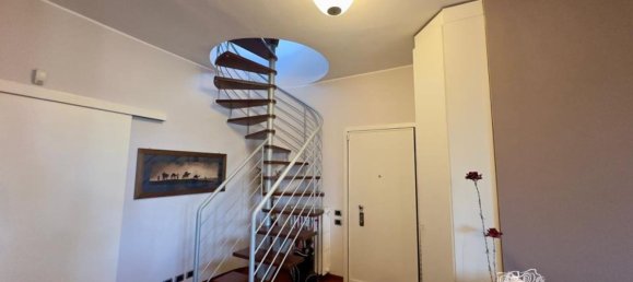 5 rooms Penthouse in Monza, Italy No. 334606 4