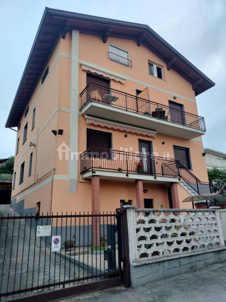 3 bedrooms Apartment in Como, Italy No. 282290