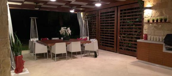 5 bedrooms House in Paphos, Cyprus No. 13568 2