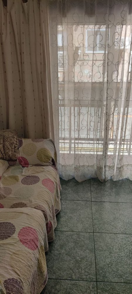 Apartamento de 3 dormitorios en València, Spain No. 137480