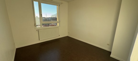 Apartamento de 2 dormitorios en Sainte-Marie-aux-Chenes, France No. 49589 2