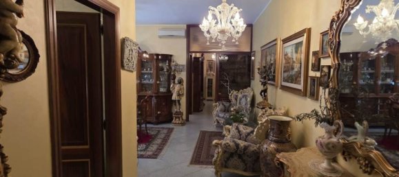6 rooms Apartment in Chioggia, Italy No. 292928 2