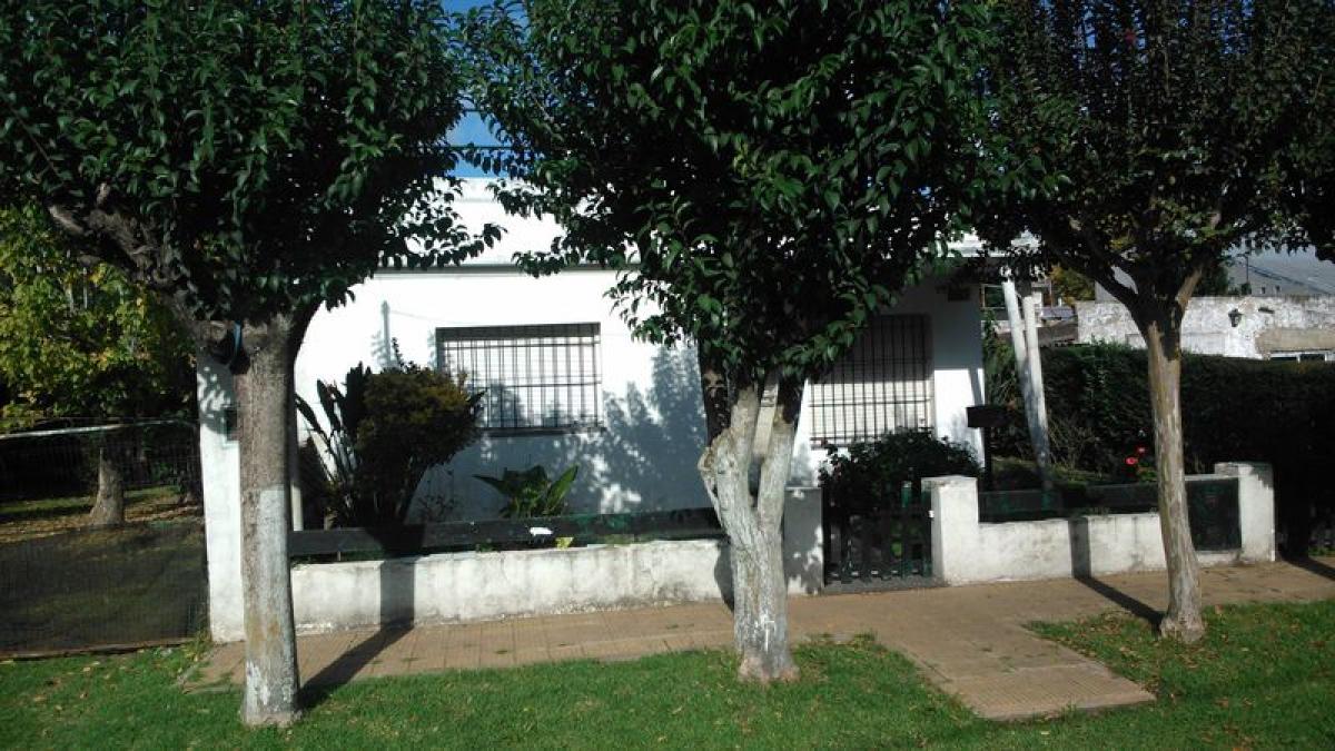 2 bedrooms House in Moreno, Argentina No. 17002