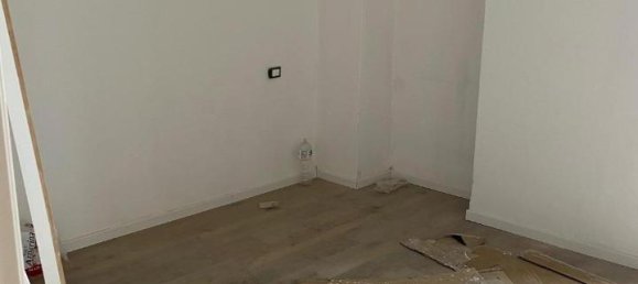 Квартира с 6 комнатами в Виареджо, Италия № 173733 19