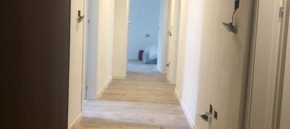 Квартира с 6 комнатами в Виареджо, Италия № 173733 5