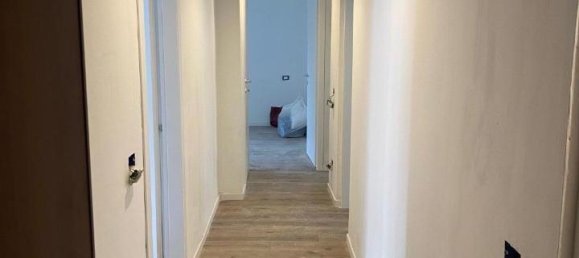 Квартира с 6 комнатами в Виареджо, Италия № 173733 20