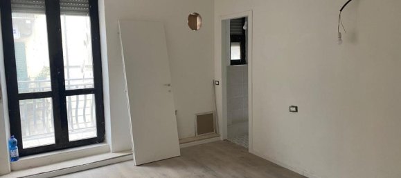 Квартира с 6 комнатами в Виареджо, Италия № 173733 17