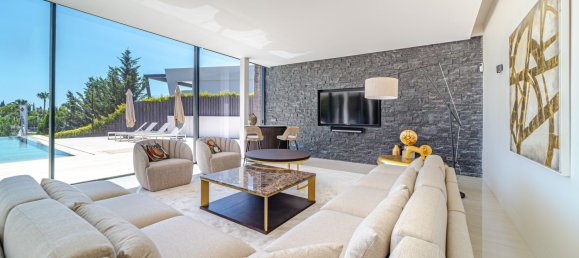 6 bedrooms Villa in Marbella, Spain No. 58153 9