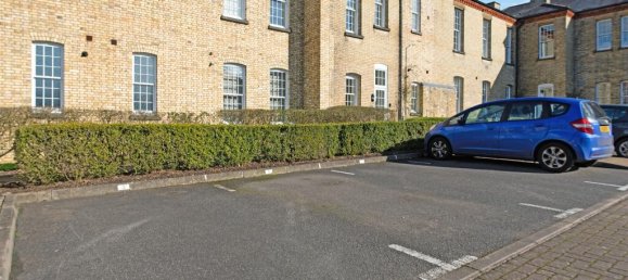 1 bedroom Apartment in Epsom, United Kingdom No. 9724 9