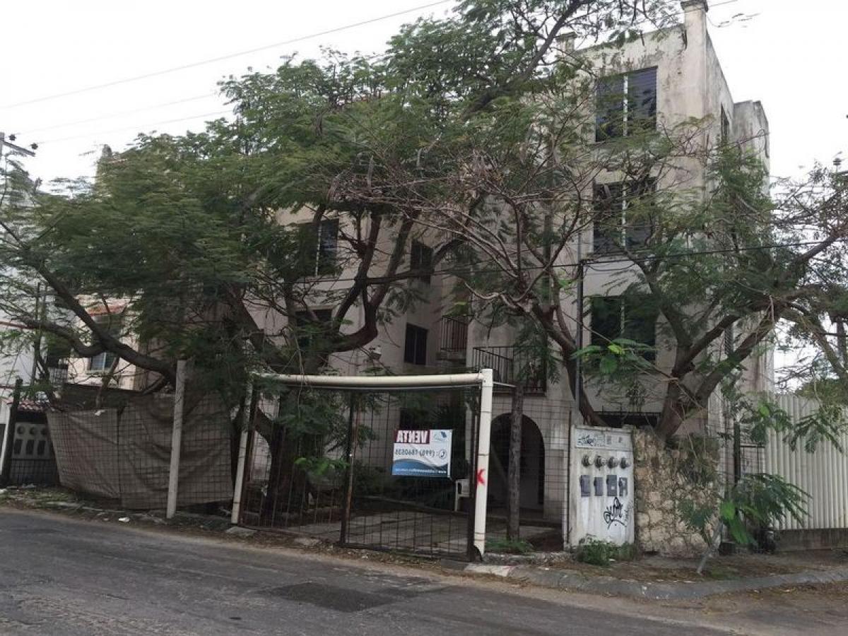 350m² Building in Mexico No. 200087