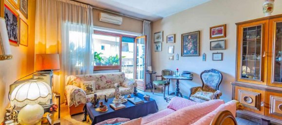 4-Zimmer Wohnung in Rome, Italy, Nr. 294530 3