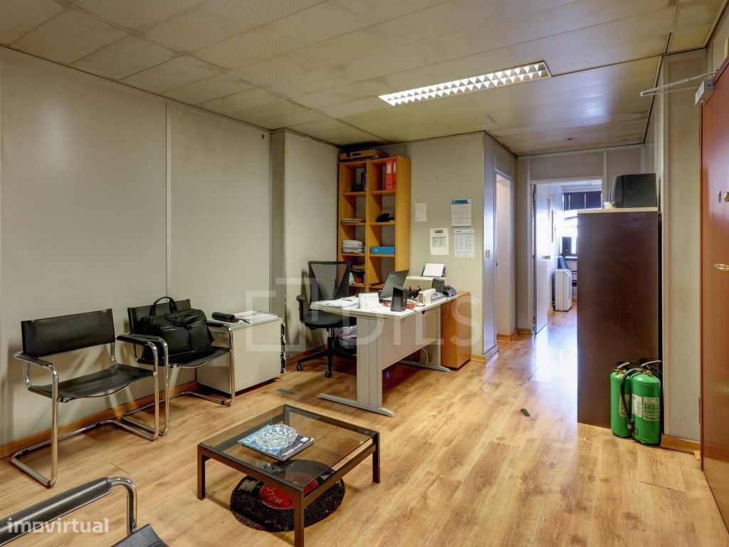85m² Office in Lisbon, Portugal No. 273545