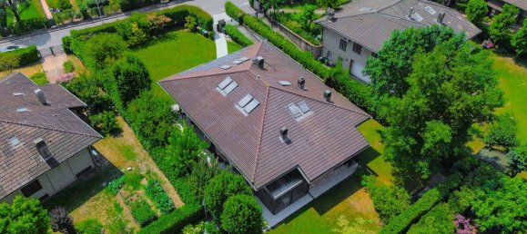 4 bedrooms Villa in Melegnano, Italy No. 363761 2