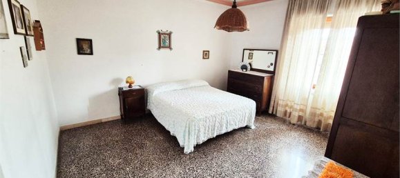 Apartamento de 3 dormitorios en Prato, Italy No. 257823 8