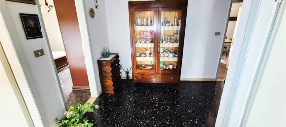 Apartamento de 3 dormitorios en Prato, Italy No. 257823 14