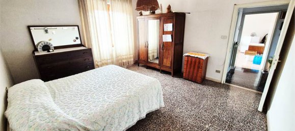 Apartamento de 3 dormitorios en Prato, Italy No. 257823 19