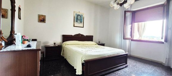 Apartamento de 3 dormitorios en Prato, Italy No. 257823 16