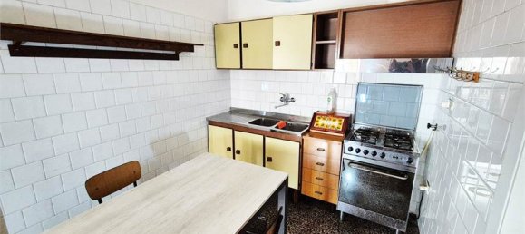 Apartamento de 3 dormitorios en Prato, Italy No. 257823 23