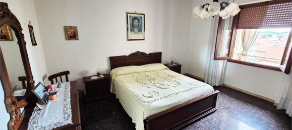 Apartamento de 3 dormitorios en Prato, Italy No. 257823 7