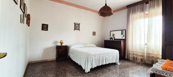 Apartamento de 3 dormitorios en Prato, Italy No. 257823 18