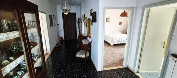 Apartamento de 3 dormitorios en Prato, Italy No. 257823 22