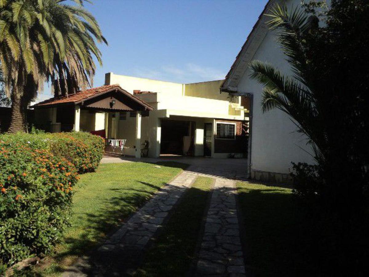 Дом с 6 спальнями в Итусаинго, Аргентина № 3559