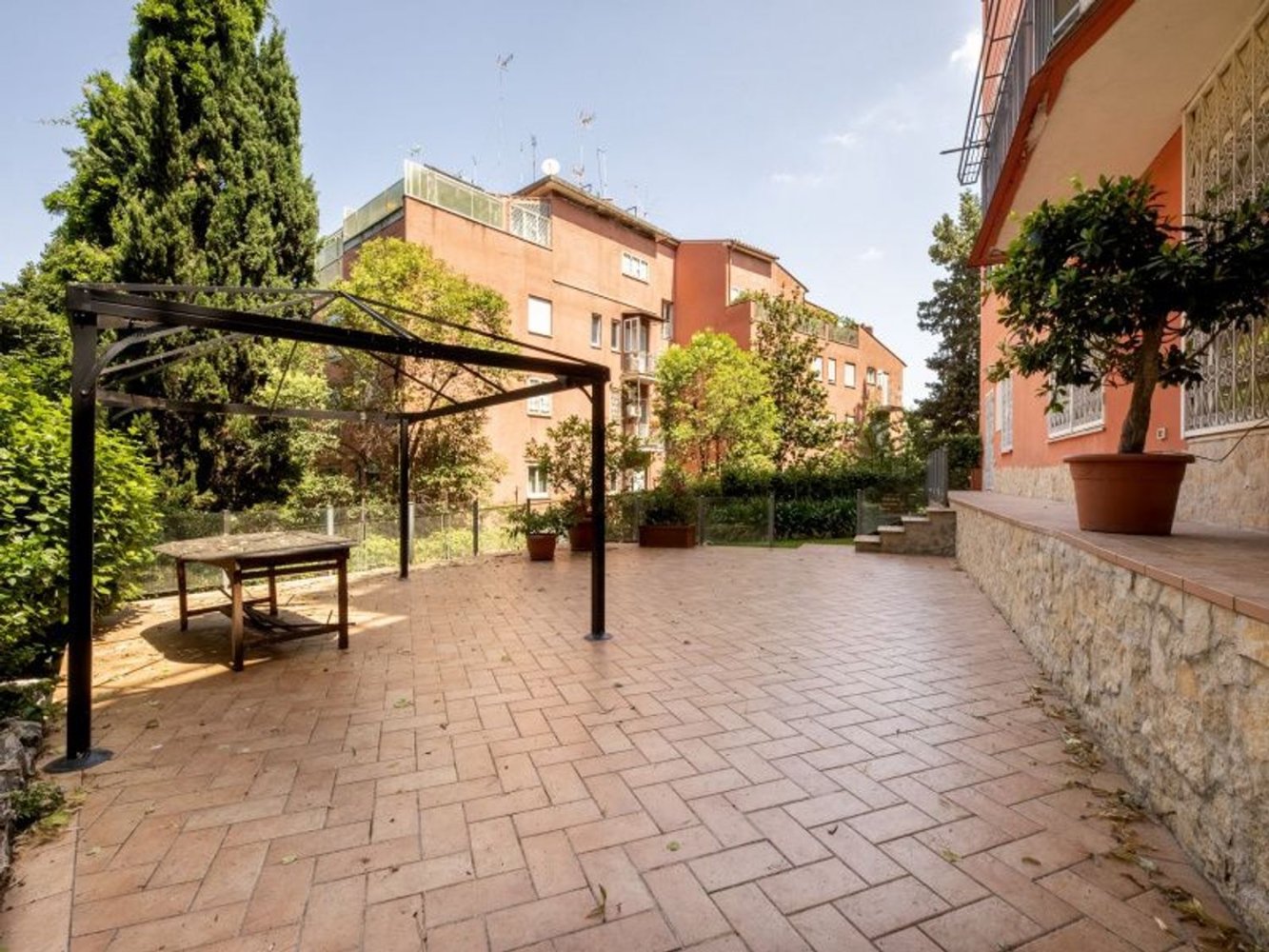 5 rooms Apartment in Rome, Italy No. 199315