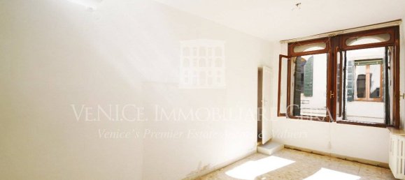 3 bedrooms Apartment in Venice, Italy No. 190416 13