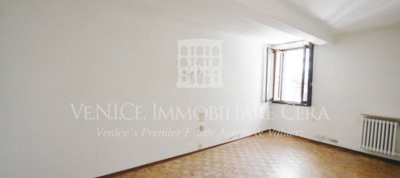 3 bedrooms Apartment in Venice, Italy No. 190416 10