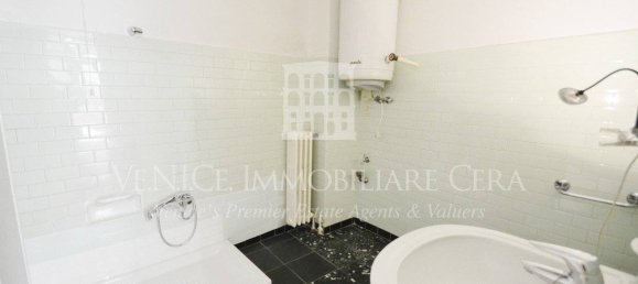 3 bedrooms Apartment in Venice, Italy No. 190416 24
