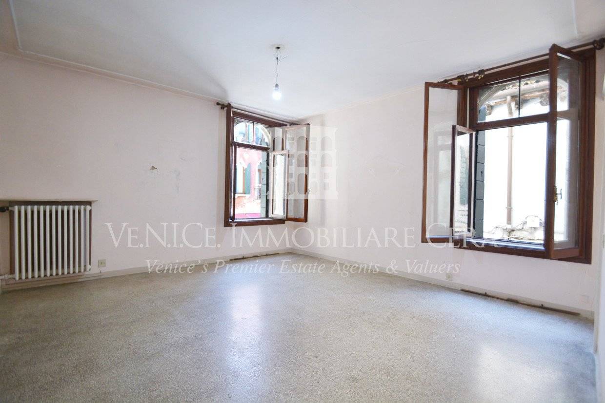 3 bedrooms Apartment in Venice, Italy No. 190416