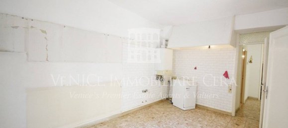 3 bedrooms Apartment in Venice, Italy No. 190416 8