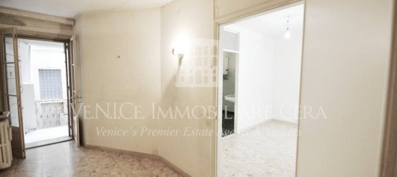 3 bedrooms Apartment in Venice, Italy No. 190416 16