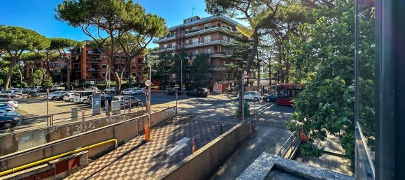 Квартира с 2 комнатами в Рим, Италия № 297246 4