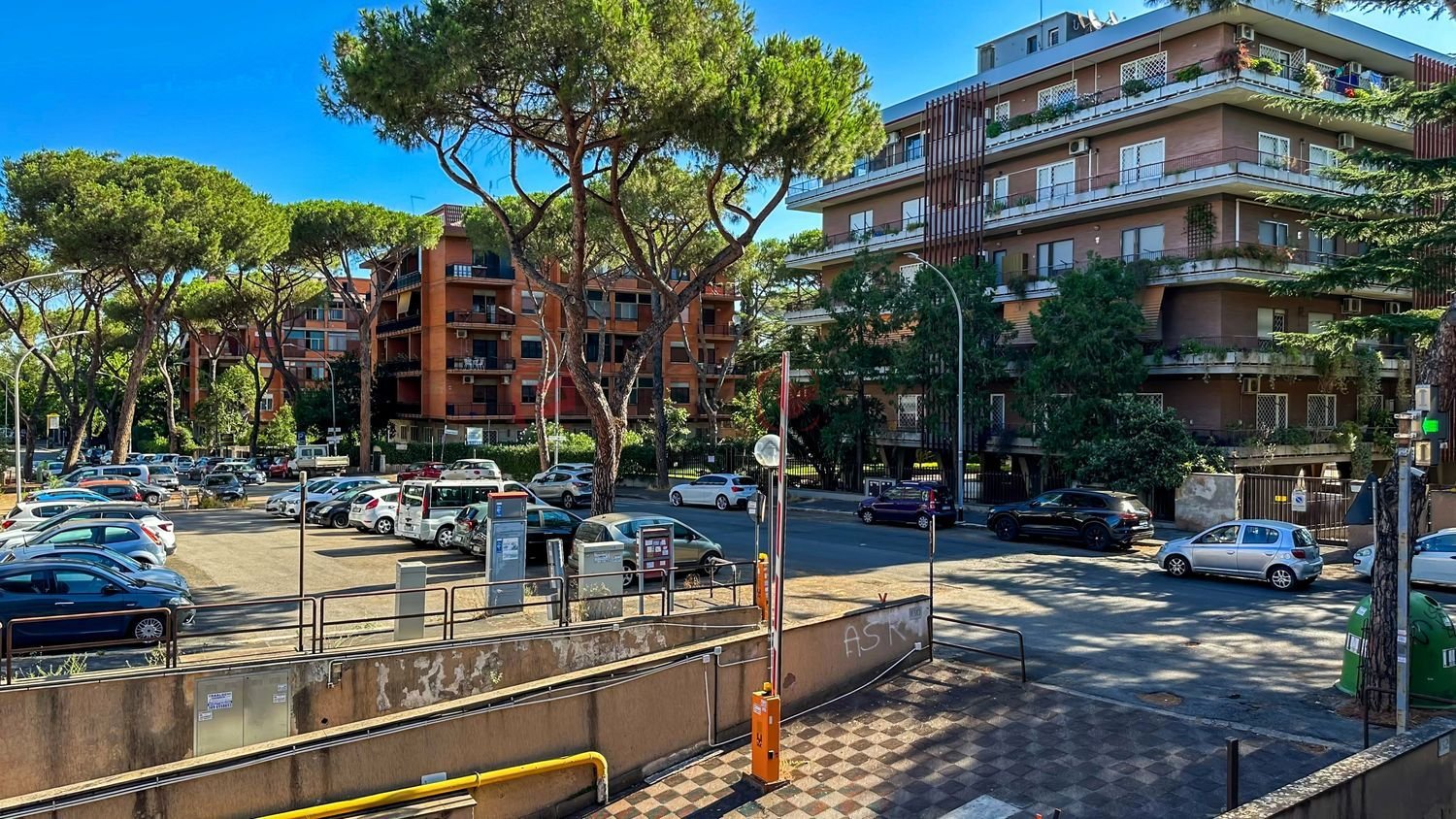 Квартира с 2 комнатами в Рим, Италия № 297246