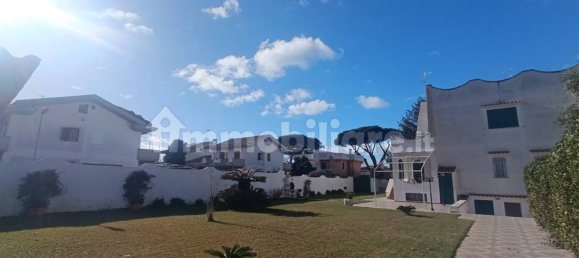 4 غرف نوم فيلا في Anzio, Italy رقم 210270 2