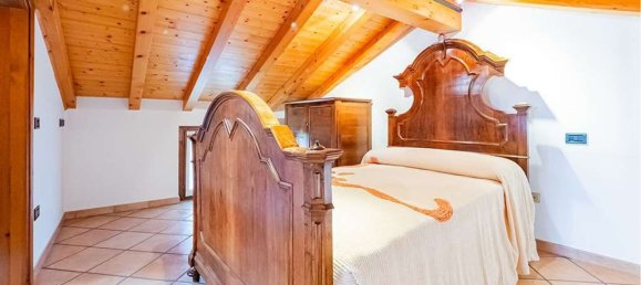 Дуплекс с 6 комнатами в Монгуццо, Италия № 92331 8