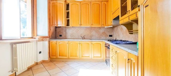 Дуплекс с 6 комнатами в Монгуццо, Италия № 92331 33