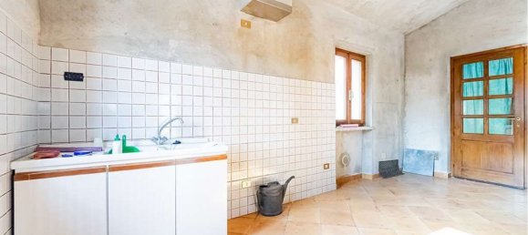 Дуплекс с 6 комнатами в Монгуццо, Италия № 92331 49