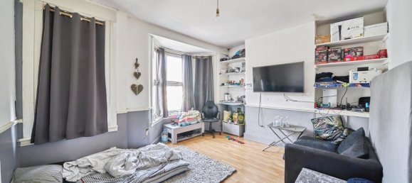 2 bedrooms Apartment in London, United Kingdom No. 11557 4