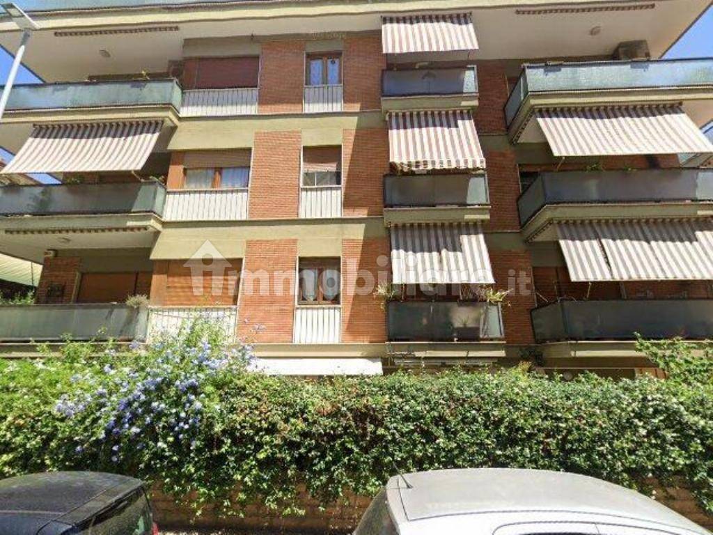 4 bedrooms Apartment in Rome, Italy No. 12260