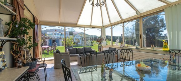 8 bedrooms House in Loches, France No. 81022 2