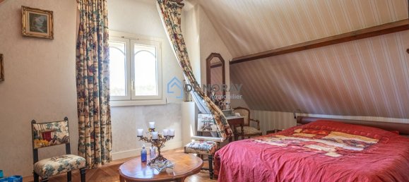 8 bedrooms House in Loches, France No. 81022 4