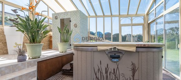 8 bedrooms House in Loches, France No. 81022 11