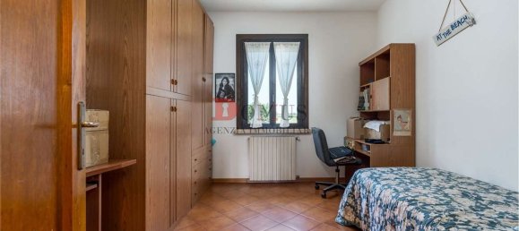 8-Zimmer Haus in Curtatone, Italy, Nr. 90009 11