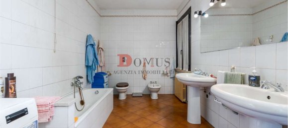 8-Zimmer Haus in Curtatone, Italy, Nr. 90009 12